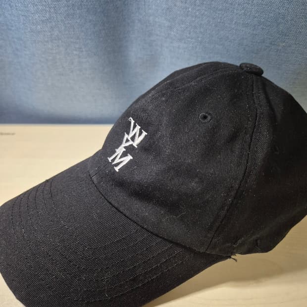 우영미 파리 볼캡 블랙