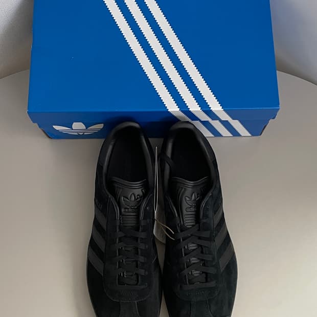 새상품 박스포함 아디다스 가젤 트리플 블랙 270