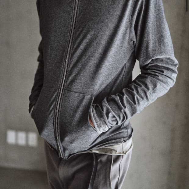 모노프리베 후드집업 3사이즈 삽니다