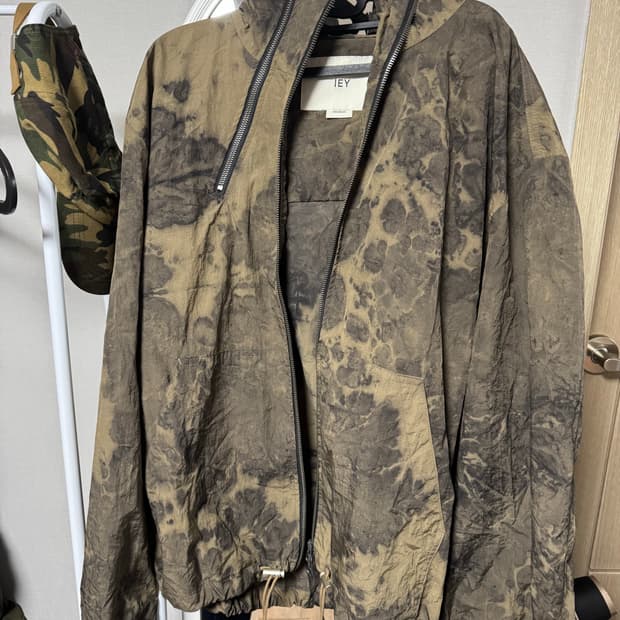 Iey 블라썸 바람막이