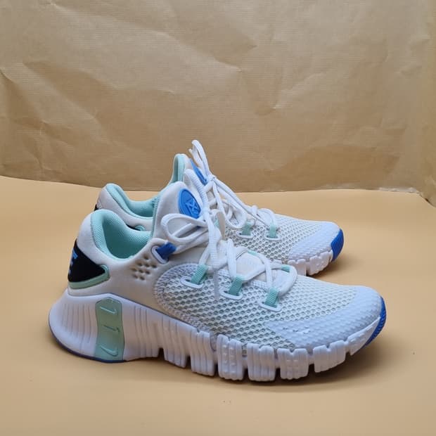 나이키 프리 메트콘4 여성운동화235 