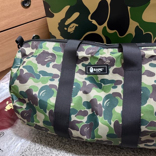 베이프 카모 더플백 새상품
