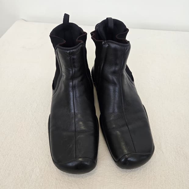 프라다 스퀘어 토 첼시부츠