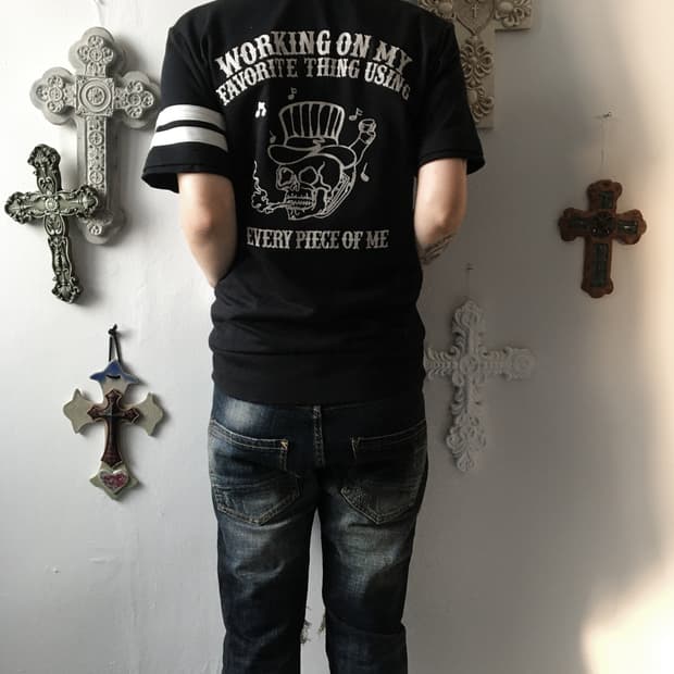 Back skull needle work hood zip up