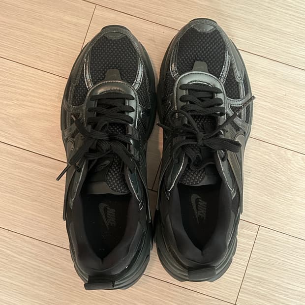 나이키 v2k런 블랙 앤트러사이트 245