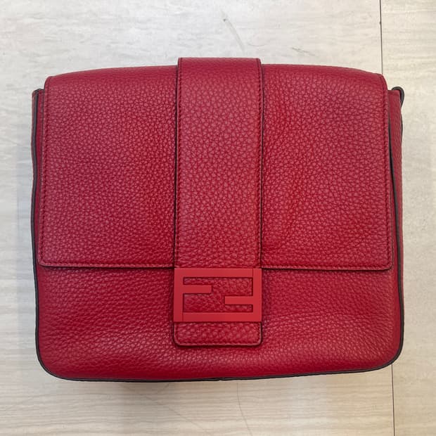 펜디 바게트 메신저백 미디움 사이즈