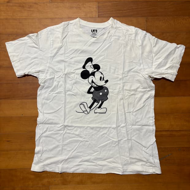 디즈니 유니클로 미키마우스 ut 반팔 티셔츠 xl 사이즈