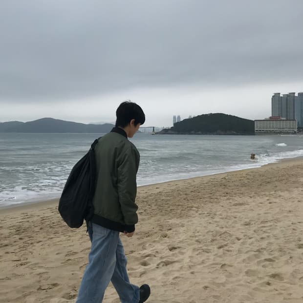 스투시 플라이트 사틴 붐버 재킷 올리브