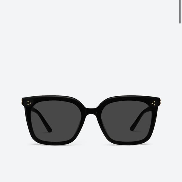 [새상품급] 젠틀몬스터 피아나 01 블랙 선글라스