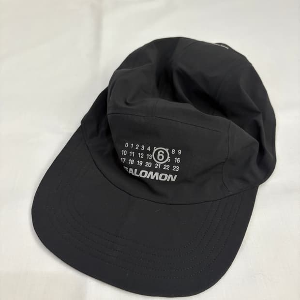 살로몬 x MM6 메종 마르지엘라 / 고어텍스 캡 딥 블랙 / ONE
