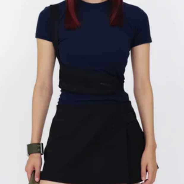 hyeinseo track tee navy / strap 1 size