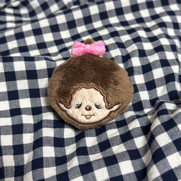 몬치치 우는 얼굴 브로치