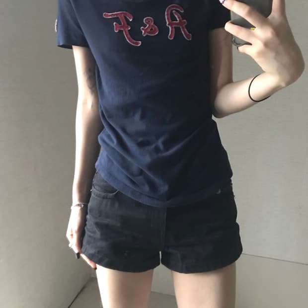 아베크롬비 네이비 딱붙핏 반팔티셔츠