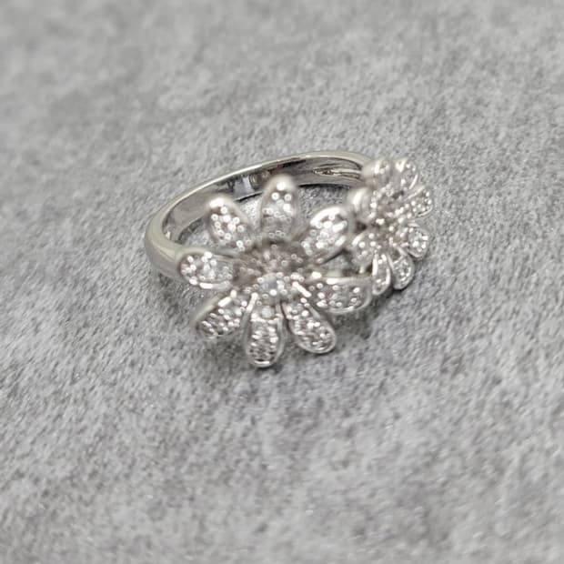 daisy ring