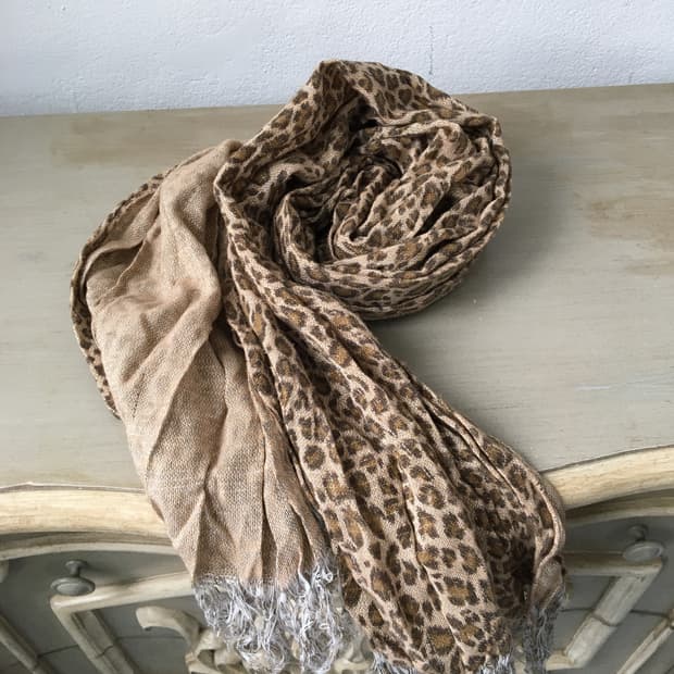 leopard pattern muffler