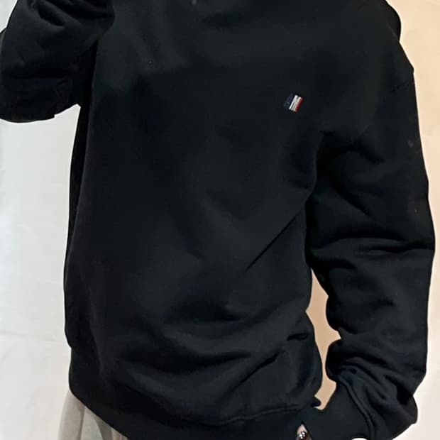 아미 19FW 컬러 로고 블랙 맨투맨