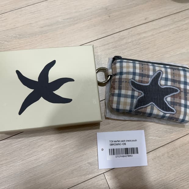 더콜디스트모먼트 스타 피쉬 패치 체크 파우치 카드 지갑