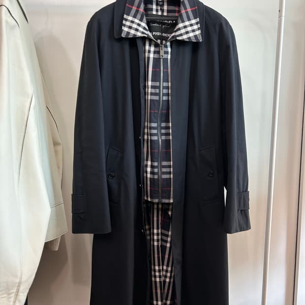 버버리 x 고샤 카코트