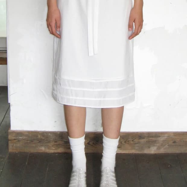 시눈 (SINOON) MIXED SKIRT 새틴 미디 스커트 화이트