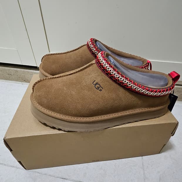 미국정품 UGG 어그 키즈 타즈 size 6(245) 새 상품