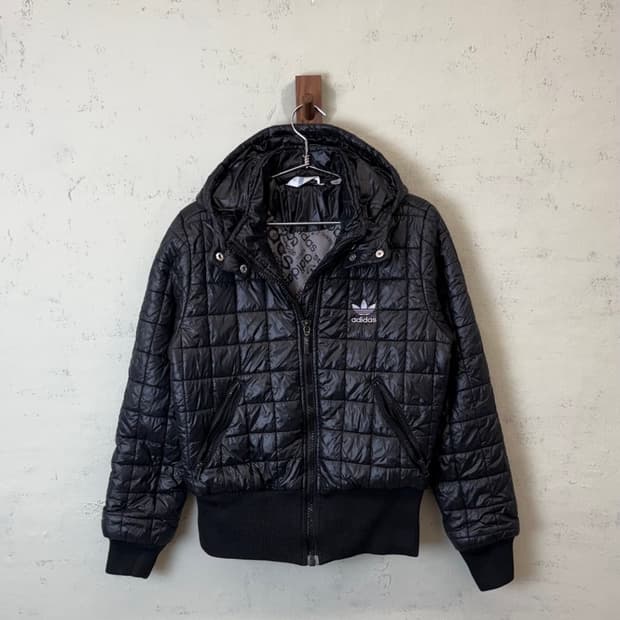 아디다스 경량패딩 빈티지 퀄티드 숏점퍼