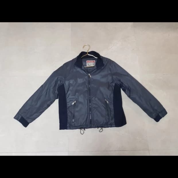 정품 프라다.점퍼 66~77 남.여 공용.