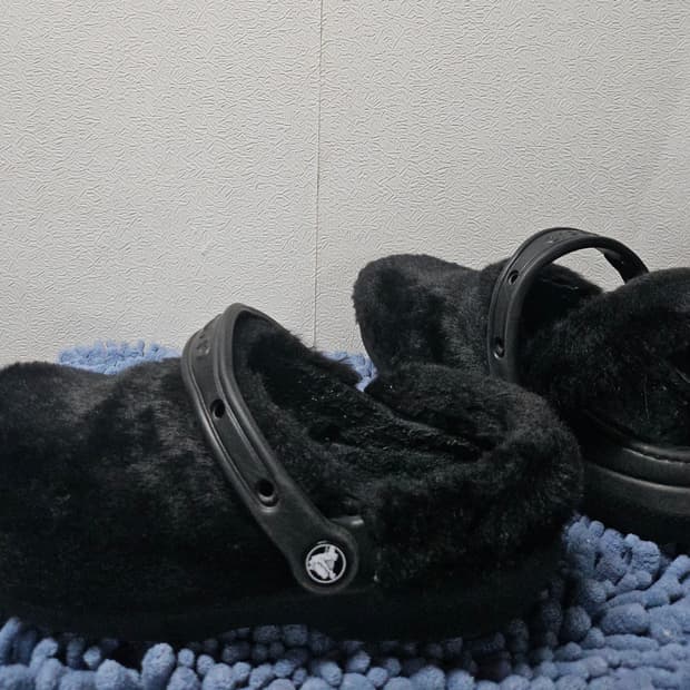 크록스 CROCS 클래식 퍼 슈어 클로그 블랙m6w8