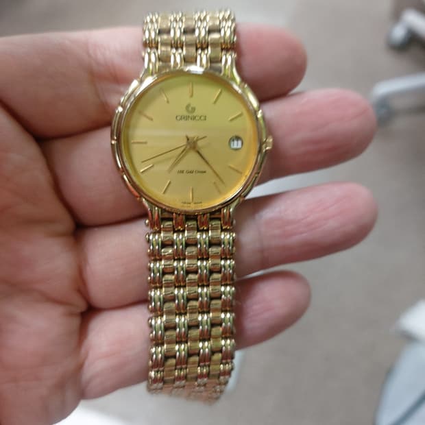 크리니치 금장 시계 18K Gold Crown입니다.