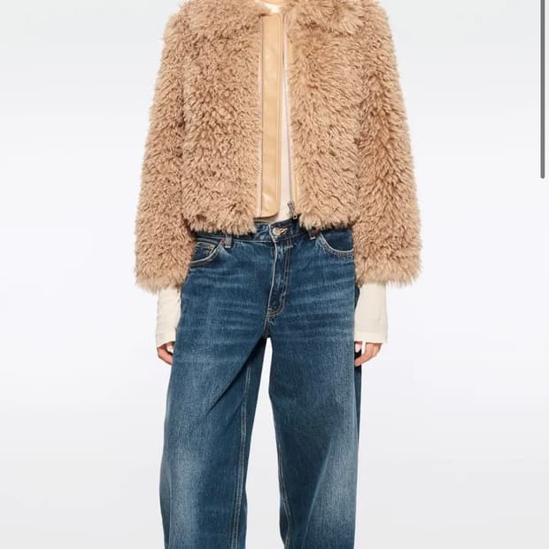 스탠드 스튜디오 퍼 재킷