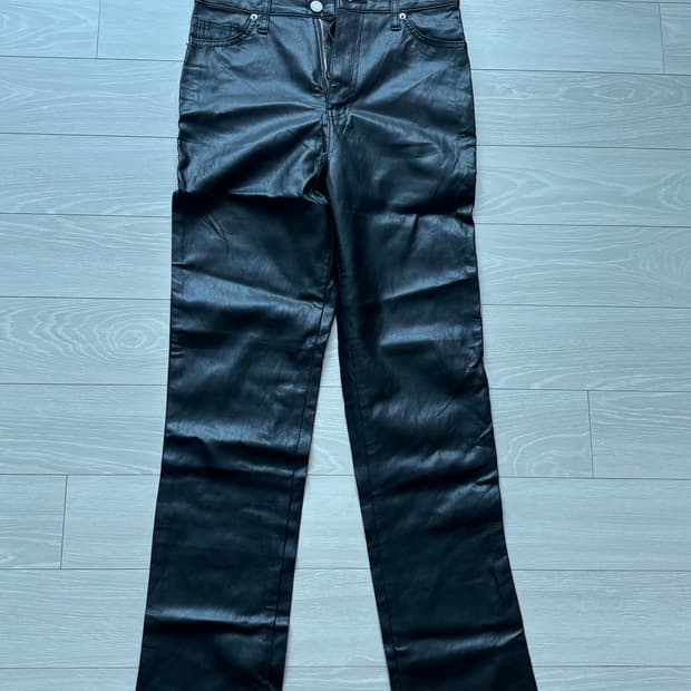 써틴먼스 인조가죽 슬림팬츠