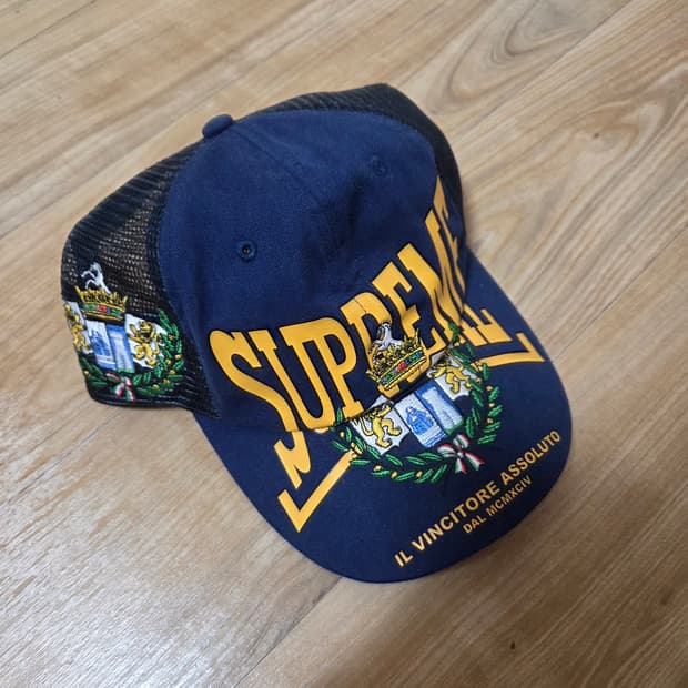 슈프림 크레스트 메쉬 백 6-패널 네이비 - 25FW