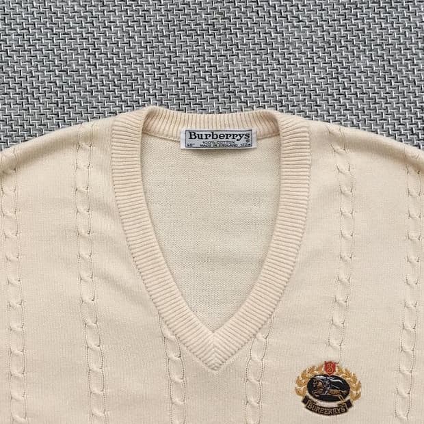 Classic chest logo v-neck cotton vest