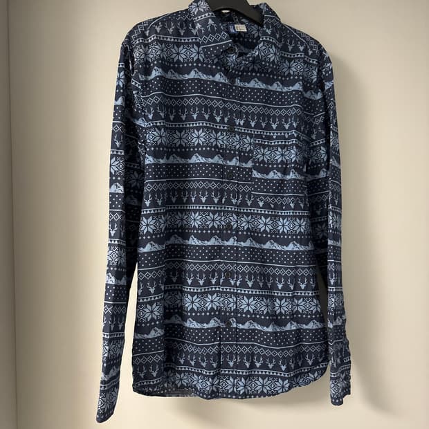 H&M blue nordic pattern shirts S