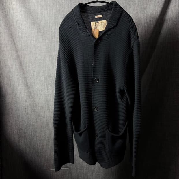 캐피탈 니트 가디건