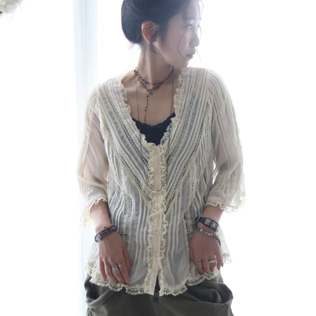 [Ray Beams] Lace Pintuck Frill Blouse