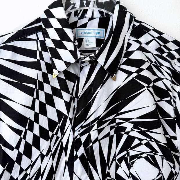 베르사체 H&M 콜라보 기하학 지브라 셔츠