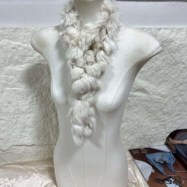 빈티지 하얀 토끼털 방울 목도리 스카프