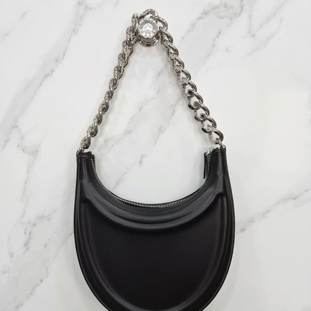 ZARA 자라 체인 스트랩 토트백!~ 깔끔하고 고급스러워요 ㅎㅎ