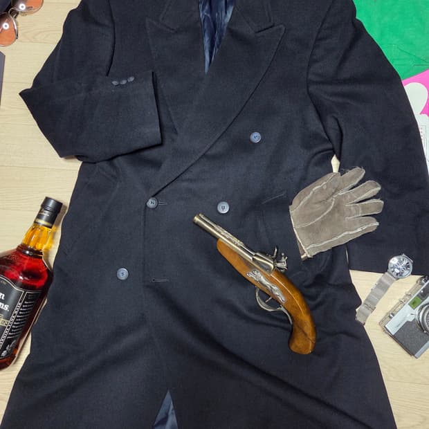 CAMBRIDGE MEMBERS 피크드라펠 더블브레스티드 코트