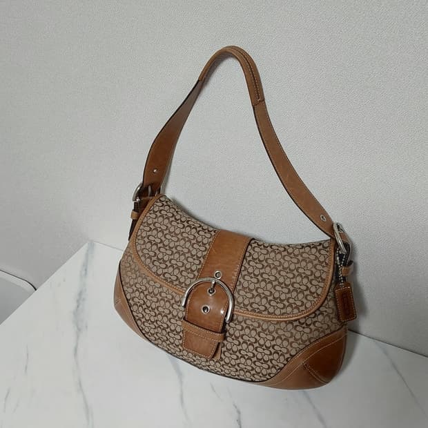 코치 COACH 시그니처 자가드 호보백
