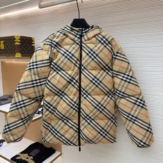 [버버;리] 새상품 / 양면 패딩 / 약 105~110 사이즈