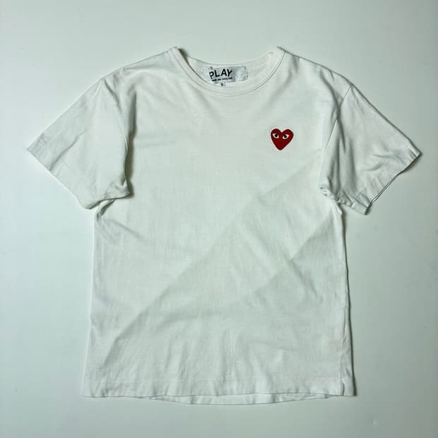 꼼데가르송 우먼스 하트 와펜 반팔 티셔츠 PN9020