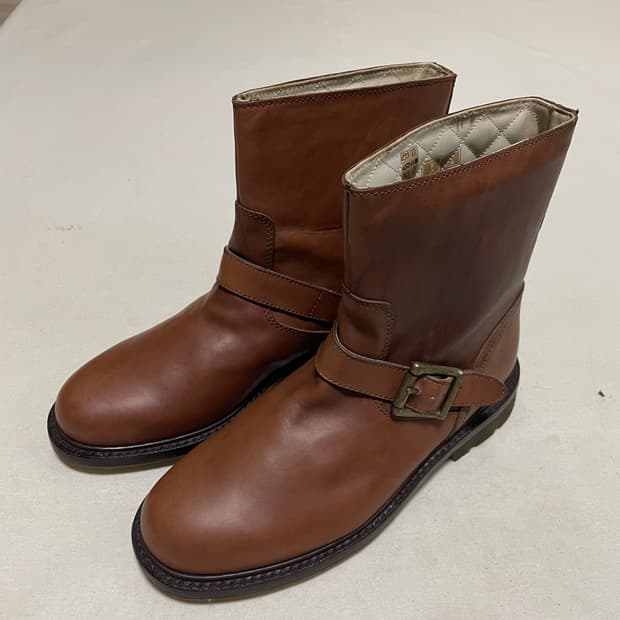 Dr. Martens engineered Boots 280