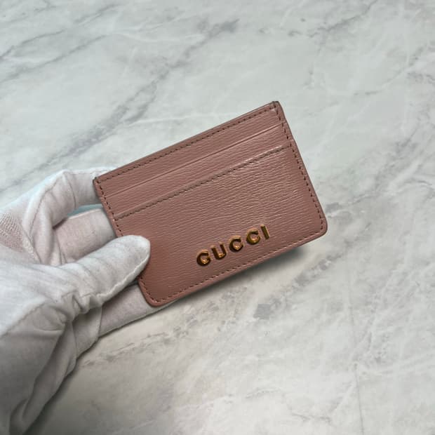 구찌 스크립트 라이트 레더 카드지갑 핑크