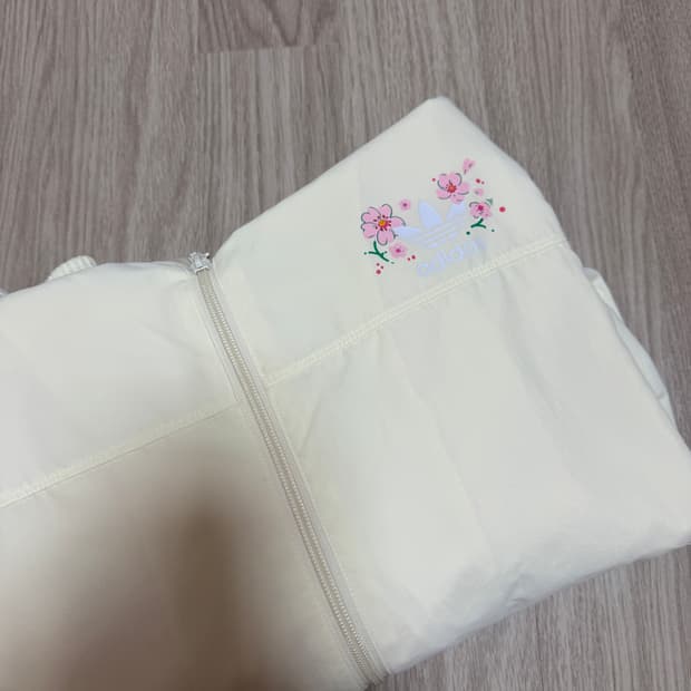 아디다스 우먼스 플라워 트레포일 로고 바람막이 자켓