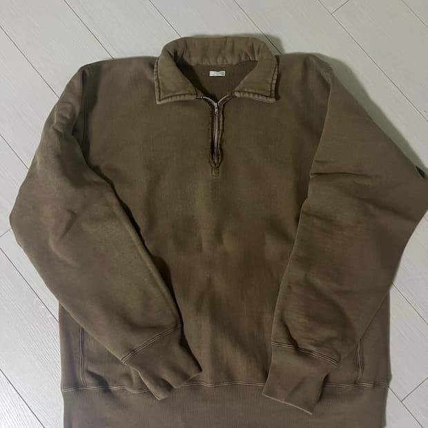 아프레쎄 26ss 하프집업 브라운