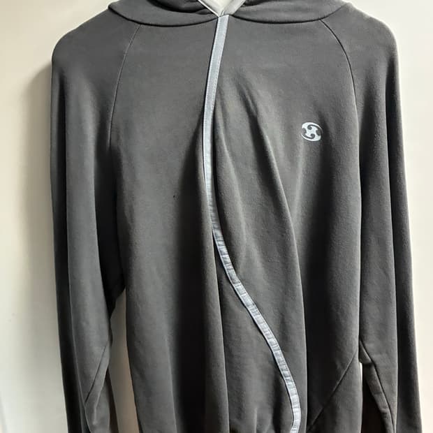 산산기어 23ss 테이프드 후드티