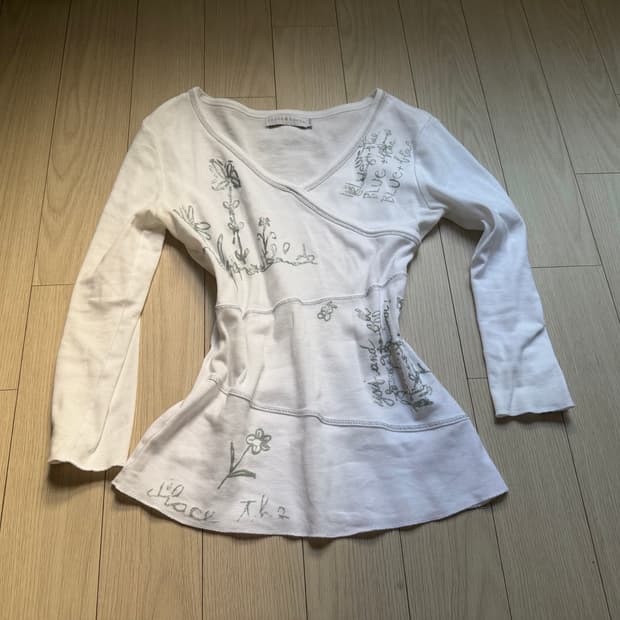 scribble print wrap top