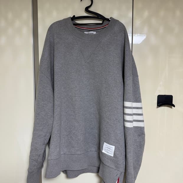 톰브라운 삼선 맨투맨 5사이즈