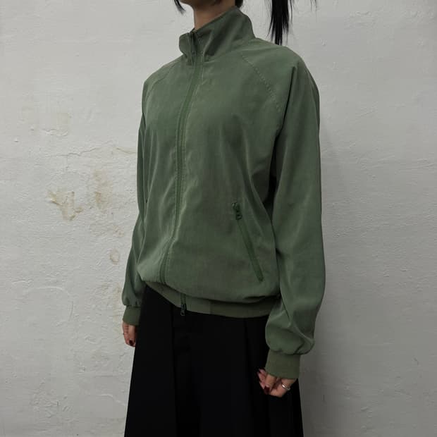 빔즈(BEAMS) 카키컬러 폴리에스터 더블 집업 하이넥 테크 윈드브레이커